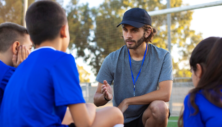 How League Coaching Helps Players Improve Their Skills and Game Awareness