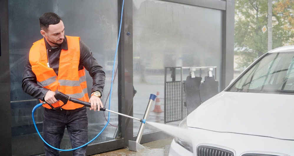 How to Choose the Right Pressure Washer Hose for Cleaning Tasks and Water Flow